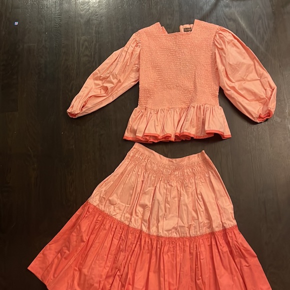 Two piece set - Picture 3 of 4